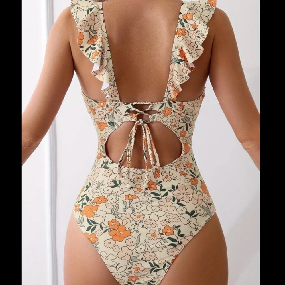 One Piece Swimsuit with Ruffled V-Neck with Open Back - Picture 12 of 16